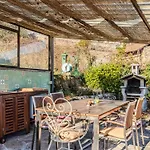 Tuschaus By Interhome