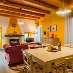 Tuschaus By Interhome *