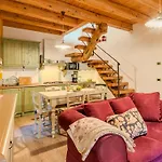 Tuschaus By Interhome Tatil Evi Domaso