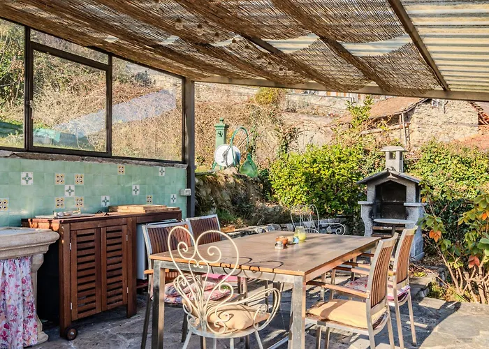 Tuschaus By Interhome